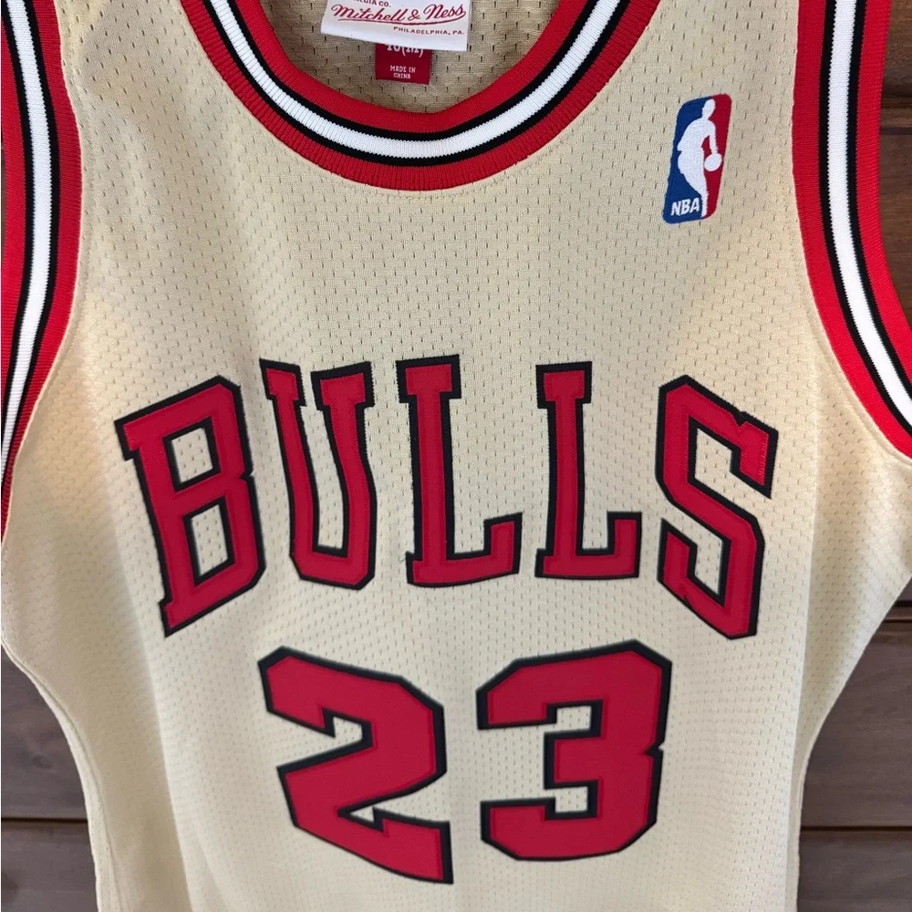 Mitchell & Ness Bulls Jersey - Gold and Red - Picture 4 of 4